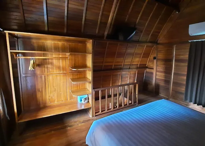 Villa Kayu Joglos