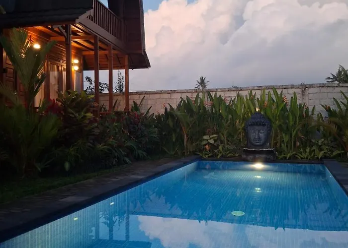 Kayu Joglos Villa *